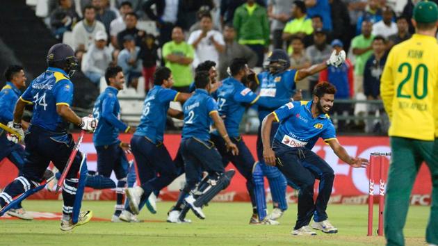 Sri Lanka cricket team players celebrate after beating South Africa cricket team in the 3rd T20 match at Newlands Stadium on Wednesday. (AFP) Sri Lanka cricket team players celebrate after beating South Africa cricket team in the 3rd T20 match at Newlands Stadium on Wednesday. (AFP)
