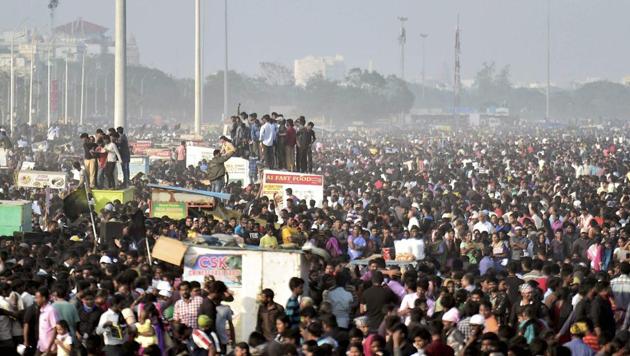 Students during the protest to lift the ban on Jallikattu at Marina Beach in Chennai.(PTI Photo) Students during the protest to lift the ban on Jallikattu at Marina Beach in Chennai.(PTI Photo)