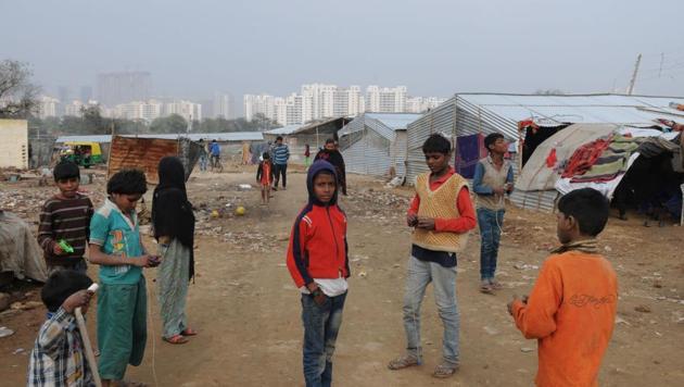 Gurgaon: Parents busy making ends meet, slum kids left unwatched -  Hindustan Times