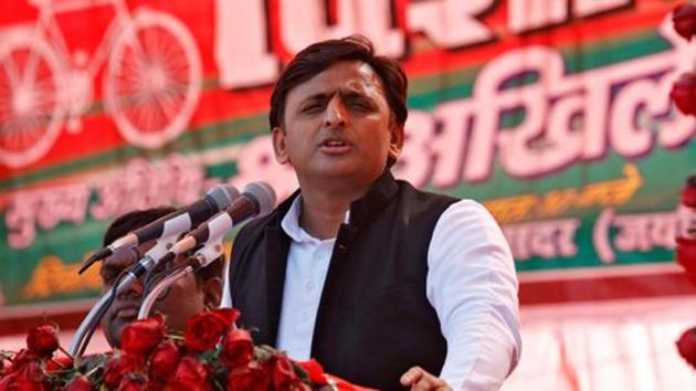 Akhilesh Yadav has shot off a letter to Prime Minister Narendra Modi requesting him to defer presentation of the Union budget till the completion of poll process in five states. (REUTERS File Photo)