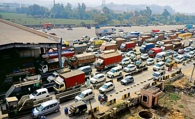 Traffic jams are common at the Kherki Daula toll plaza. Traffic jams are common at the Kherki Daula toll plaza.