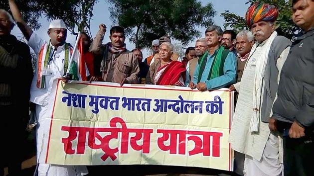 Social activists, led by Narmada Bachao Andolan leader Medha Patkar, demand ban on liquor in Bharatpur on Saturday. (HT Photo) Social activists, led by Narmada Bachao Andolan leader Medha Patkar, demand ban on liquor in Bharatpur on Saturday. (HT Photo)