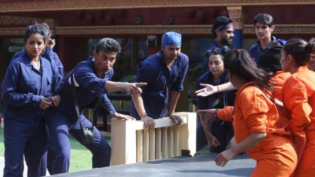 Or this one with everyone being so seriously performing the task they have been assigned.
