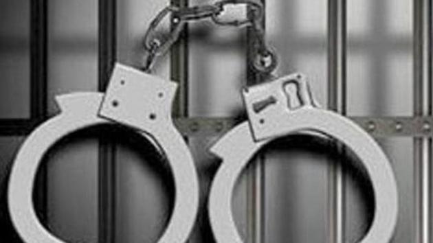 The campaign dhar-pakad was kicked off by the police after the district administration asked them to check the supply of weapons, illegal liquor and cash, ahead of the polls.(Representative image) The campaign dhar-pakad was kicked off by the police after the district administration asked them to check the supply of weapons, illegal liquor and cash, ahead of the polls.(Representative image)