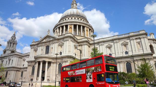 People ride the London Bus (Istock) People ride the London Bus (Istock)