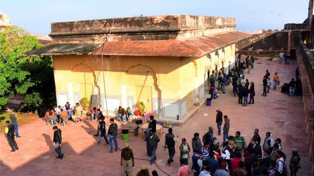 Karni Sena activists protest against the shooting of Sanjay Leela Bhansali's upconimg film 'Padmawati' alleging depiction of 'wrong facts' in it at Jaigarh fort in Jaipur on Friday.(PTI Photo)