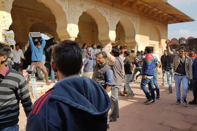 Rajput Karni Sena activists vandalise the sets of upcoming film Padmawati at Jaigarh Fort in Jaipur on Friday.(IANS)