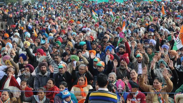 People at Dussehra Ground, Phase 8, in SAS Nagar on Saturday as Congress leader Navjot Singh Sidhu addresses the rally. (Anil Dayal/HT Photo) People at Dussehra Ground, Phase 8, in SAS Nagar on Saturday as Congress leader Navjot Singh Sidhu addresses the rally. (Anil Dayal/HT Photo)