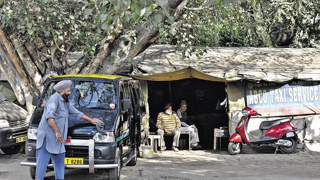 Drivers waiting at a taxi stand in Civil Lines in New Delhi. Sometimes, a taxi has to wait for a day or even two for the turn to come.(Sanjeev Verma/Hindustan Times) Drivers waiting at a taxi stand in Civil Lines in New Delhi. Sometimes, a taxi has to wait for a day or even two for the turn to come.(Sanjeev Verma/Hindustan Times)