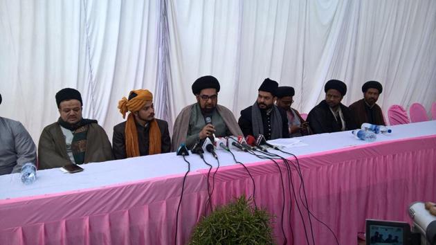 Shia cleric Maulana Kalbe Jawad addressing a press conference in Lucknow on Monday. (HT photo) Shia cleric Maulana Kalbe Jawad addressing a press conference in Lucknow on Monday. (HT photo)