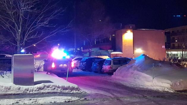 Police arrive at the scene of a fatal shooting at the Quebec Islamic Cultural Centre in Quebec City, Canada, January 29, 2017. (REUTERS Photo) Police arrive at the scene of a fatal shooting at the Quebec Islamic Cultural Centre in Quebec City, Canada, January 29, 2017. (REUTERS Photo)