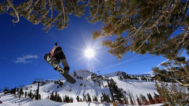 Nikolas Baden takes a practice run during the FIS Snowboard World Cup 2017 Men's Snowboard Halfpipe during the Toyota U.S. Grand Prix at Mammoth Mountain on January 31, 2017 in Mammoth, California. (Sean M. Haffey/Getty Images / AFP) Nikolas Baden takes a practice run during the FIS Snowboard World Cup 2017 Men's Snowboard Halfpipe during the Toyota U.S. Grand Prix at Mammoth Mountain on January 31, 2017 in Mammoth, California. (Sean M. Haffey/Getty Images / AFP)