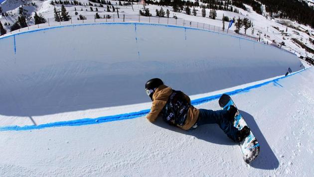 Ayumu Nedefuji of Japan looks into the halfpipe during a practice run. (Sean M. Haffey/Getty Images / AFP) Ayumu Nedefuji of Japan looks into the halfpipe during a practice run. (Sean M. Haffey/Getty Images / AFP)