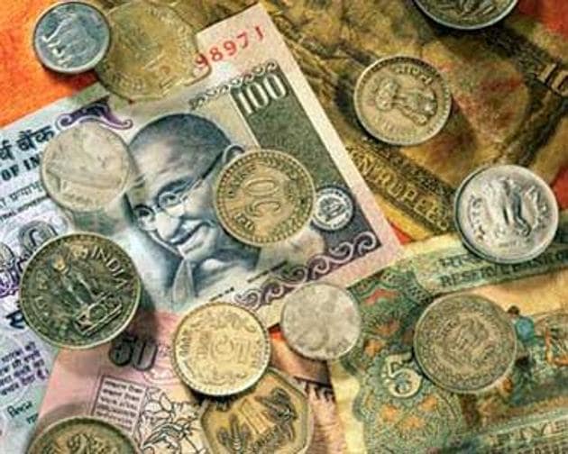 Union Finance minister Arun Jaitley removed all duties on devices for digital payments such as point of sales machines, finger print readers etc. Union Finance minister Arun Jaitley removed all duties on devices for digital payments such as point of sales machines, finger print readers etc.
