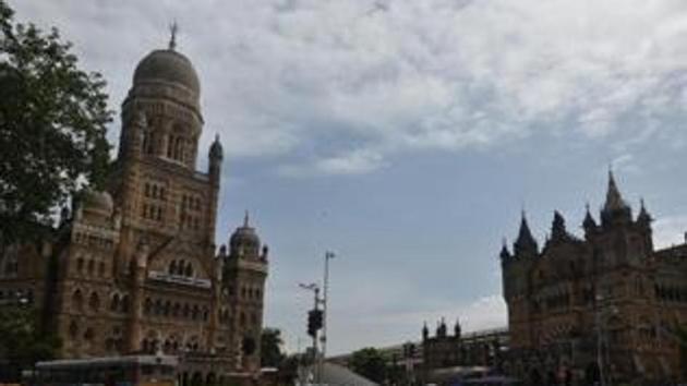 So far, the Sena has poached on 14 sitting corporators while the BJP has got nine.(HT File)