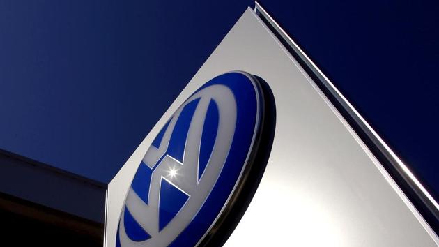 Volkswagen has already agreed on a $15 billion settlement for some 500,000 smaller, 2.0 liter diesel engines. (Reuters photo) Volkswagen has already agreed on a $15 billion settlement for some 500,000 smaller, 2.0 liter diesel engines. (Reuters photo)