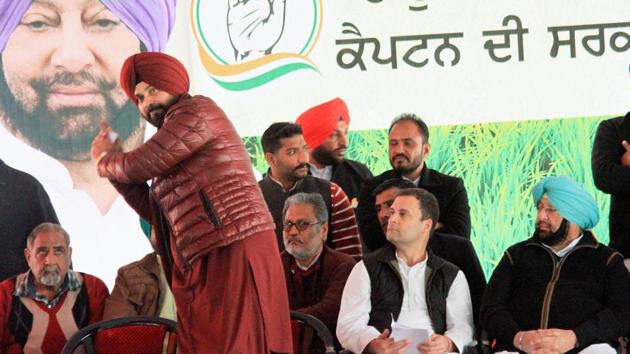Navjot Singh Sidhu with Congress vice-president Rahul Gandhi and state party president and chief minister candidate Captain Amarinder Singh at an elecation rally in Jalalabad Fazilka district, Punjab, on January 28, 2017. (PTI) Navjot Singh Sidhu with Congress vice-president Rahul Gandhi and state party president and chief minister candidate Captain Amarinder Singh at an elecation rally in Jalalabad Fazilka district, Punjab, on January 28, 2017. (PTI)