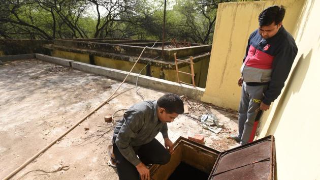 Out of the nine tube wells provided to residents, only one is functional.(Arun Sharma/HT PHOTO) Out of the nine tube wells provided to residents, only one is functional.(Arun Sharma/HT PHOTO)