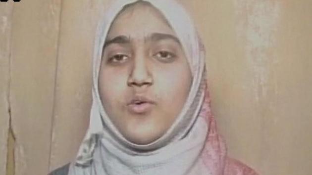 Shahera, the daughter of chemistry lecturer Shameem Ahmed Bhat, scored 498 marks out of 500 in the exam. (ANI) Shahera, the daughter of chemistry lecturer Shameem Ahmed Bhat, scored 498 marks out of 500 in the exam. (ANI)