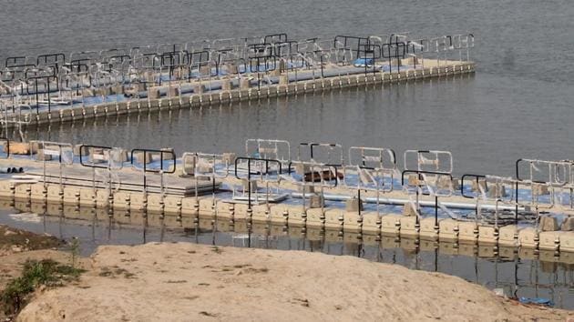 Floating Jetty at Samne Ghat area.(HT Photo) Floating Jetty at Samne Ghat area.(HT Photo)