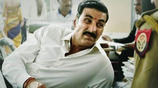 Akshay Kumar plays a lawyer in Jolly LLB 2 . Akshay Kumar plays a lawyer in Jolly LLB 2 .