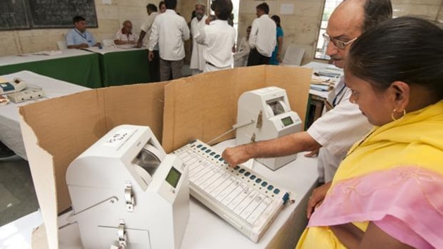5% of machines selected for the February 4 Punjab assembly elections are not functioning properly.(Photo: Mint/HT Representative Image) 5% of machines selected for the February 4 Punjab assembly elections are not functioning properly.(Photo: Mint/HT Representative Image)