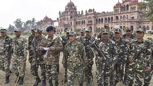 Paramilitary personnel being assigned duties at the Khalsa College grounds in Amritsar on Friday, February 3. (Gurpreet Singh/HT) Paramilitary personnel being assigned duties at the Khalsa College grounds in Amritsar on Friday, February 3. (Gurpreet Singh/HT)
