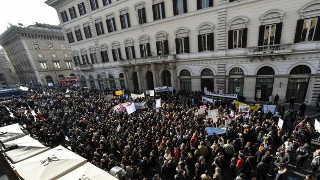 People demonstrate against the slow bureaucracy of the government in sending economic help to the earthquake-ravaged zones of central Italy during a protest in Rome on January 25, 2017.(AFP file photo) People demonstrate against the slow bureaucracy of the government in sending economic help to the earthquake-ravaged zones of central Italy during a protest in Rome on January 25, 2017.(AFP file photo)