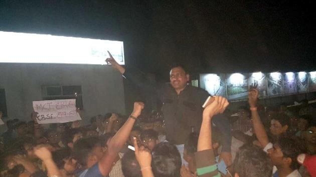 NEET aspirants rally and demonstration in Kota on Thursday night in protest of the NEET notification to put cap on number of attempts in NEET and also age bar.(AH Zaidi/HT photo)