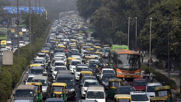 The directive comes at a time when the national capital region is reeling under heavy pollution and the Supreme Court and the National Green Tribunal (NGT) have often blamed it on vehicle emission.(Sonu Mehta/Hindustan Times)