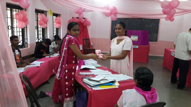 First-time voters are given teddy bears in Panaji, Goa. (Nida Khan/HT Photo)