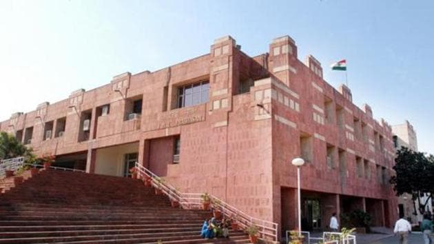 The steering committee for JNU admissions has finally decided to relent and revert to the old admission policy of giving weightage of 80 per cent for entrance exam and 20 per cent for viva voce for admission to MPhil and PhD programmes.