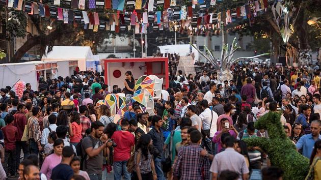 Mumbaiites take in the sights and sounds at the HT Khala Ghoda Arts Festival in Mumbai. (Satish Bate/HT PHOTO)