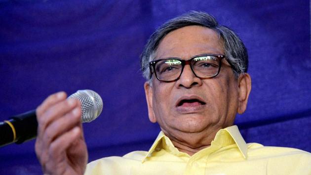 Former Karnataka chief minister SM Krishna addresses a press conference at his residence after he announced to quit the Congress party in Bengaluru last Sunday. (PTI f) Former Karnataka chief minister SM Krishna addresses a press conference at his residence after he announced to quit the Congress party in Bengaluru last Sunday. (PTI f)