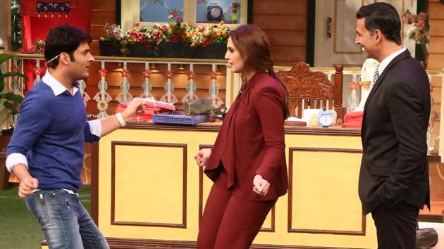 Kapil Sharma and actors Huma Qureshi and Akshay Kumar dance together. (IANS)