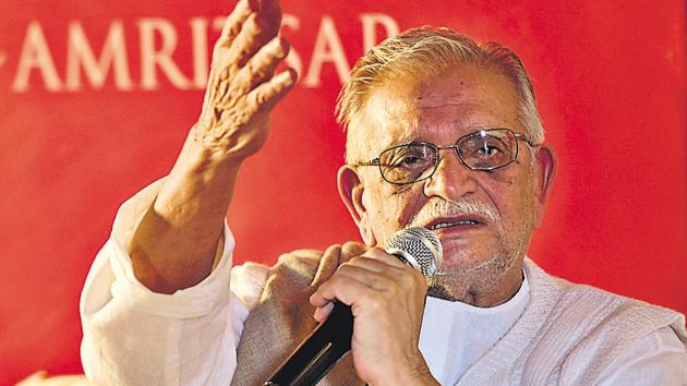 Famous writer-poet Gulzar at Partition Museum in Amritsar on Sunday.(Gurpreet Singh/HT)