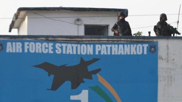 Commandos stand guard at Airbase during search operation at Airbase after Completion of Terrorist combing operation in Pathankot.(Sameer Sehgal/Hindustan Times)