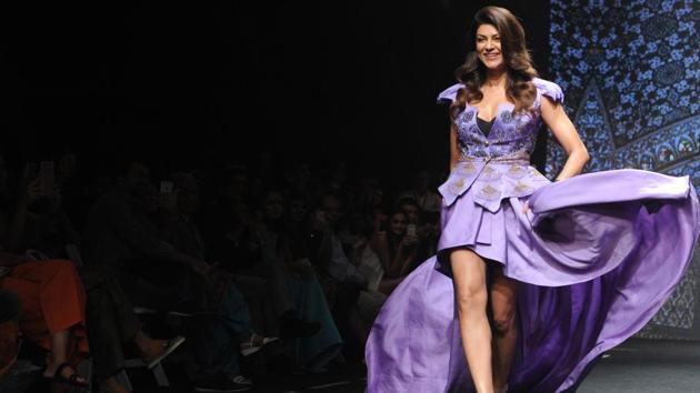Sushmita Sen walking the Lakme Fashion Week ramp in a designer Vancapalli Sashi creation. (AFP) Sushmita Sen walking the Lakme Fashion Week ramp in a designer Vancapalli Sashi creation. (AFP)