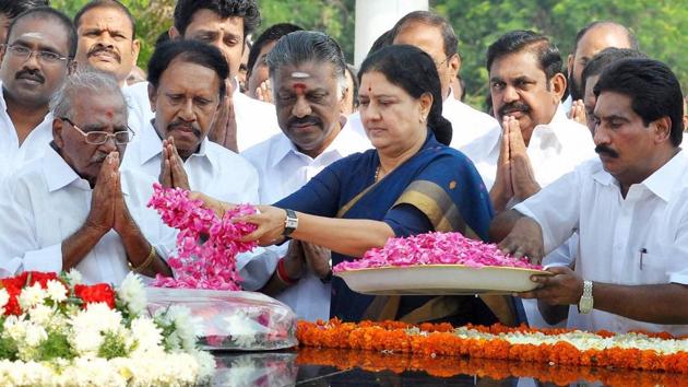 AIADMK general secretary VK Sasikala pays tribute to former Tamil Nadu chief minister CN Annadurai on his 48th death anniversary in Chennai on February 3, 2017.(PTI File) AIADMK general secretary VK Sasikala pays tribute to former Tamil Nadu chief minister CN Annadurai on his 48th death anniversary in Chennai on February 3, 2017.(PTI File)