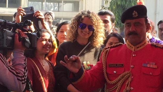 Kangana snapped with soldiers in Jammu. Kangana snapped with soldiers in Jammu.