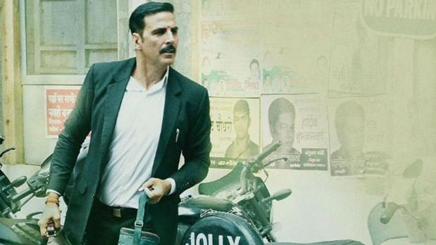 Akshay Kumar plays a lawyer in Jolly LLB 2. Akshay Kumar plays a lawyer in Jolly LLB 2.
