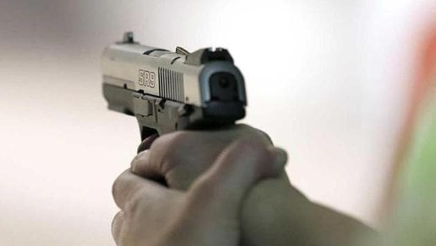 Two hardened criminals fired gunshots at a police party near Eros Hotel in Nehru Place on Monday and one of them was arrested. (HT Representational Photo) Two hardened criminals fired gunshots at a police party near Eros Hotel in Nehru Place on Monday and one of them was arrested. (HT Representational Photo)