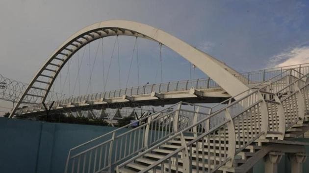There are 73 FOBs in the city and the government is planning to construct 60 more at important intersections. (HT photo) There are 73 FOBs in the city and the government is planning to construct 60 more at important intersections. (HT photo)