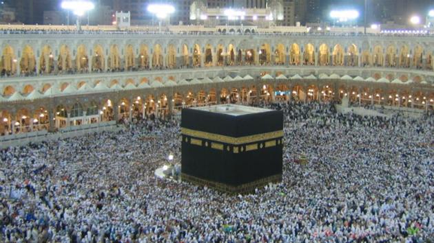A “mentally ill” Saudi national tried to set himself on fire beside the Kaaba inside Mecca’s Grand Mosque, but his attempt was foiled.(Reuters File Photo) A “mentally ill” Saudi national tried to set himself on fire beside the Kaaba inside Mecca’s Grand Mosque, but his attempt was foiled.(Reuters File Photo)