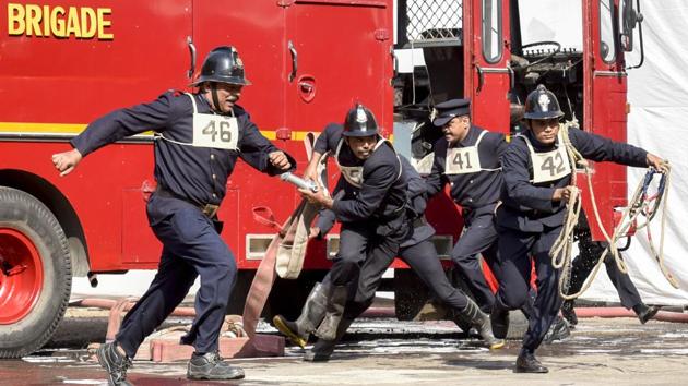 Personnel during the Angus Ladder motor pump rescue drill. (Kunal Patil/Ht photo)