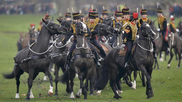 Horsemen prepare to leave after the King's Troop Royal Horse Artillery Royal 41-gun salute to mark the start of Queen Elizabeth's Blue Sapphire Jubilee year at Green Park in central London, Britain, February 6, 2017. (Hannah McKay / REUTERS)