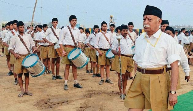 In a remark likely to court controversy, RSS chief Mohan Bhagwat on Wednesday said every person born in India is a Hindu.(HT File Photo) In a remark likely to court controversy, RSS chief Mohan Bhagwat on Wednesday said every person born in India is a Hindu.(HT File Photo)