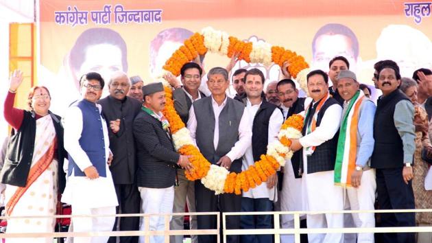 The sizeable population of ex-servicemen and widows in Uttarakhand has led to both the Bharatiya Janata Party (BJP) and Congress trying their best to woo the 2.5 lakh voters from the community residing in the hill state. (HT File Photo) The sizeable population of ex-servicemen and widows in Uttarakhand has led to both the Bharatiya Janata Party (BJP) and Congress trying their best to woo the 2.5 lakh voters from the community residing in the hill state. (HT File Photo)