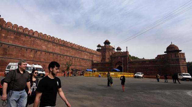 A grenade and live and spent bullets were found in a well in Red fort in New Delhi over the weekend. (Sonu Mehta/HT File Photo) A grenade and live and spent bullets were found in a well in Red fort in New Delhi over the weekend. (Sonu Mehta/HT File Photo)
