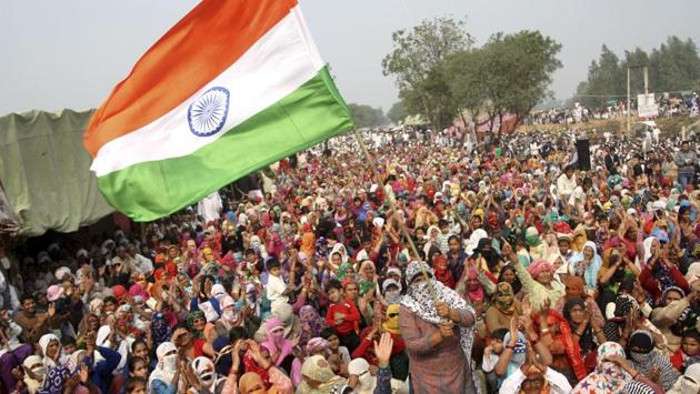 Young women protesters  during the Jat dharna  at  Jassia village in Rohtak. (Manoj Dhaka  / Ht photo) 
